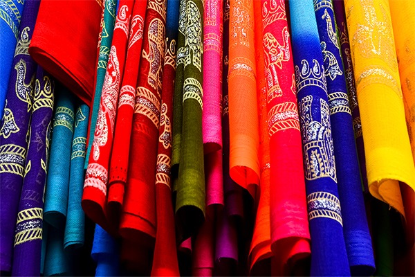 متجر بيع قماش الکتان الهندی لملابس الصيفية