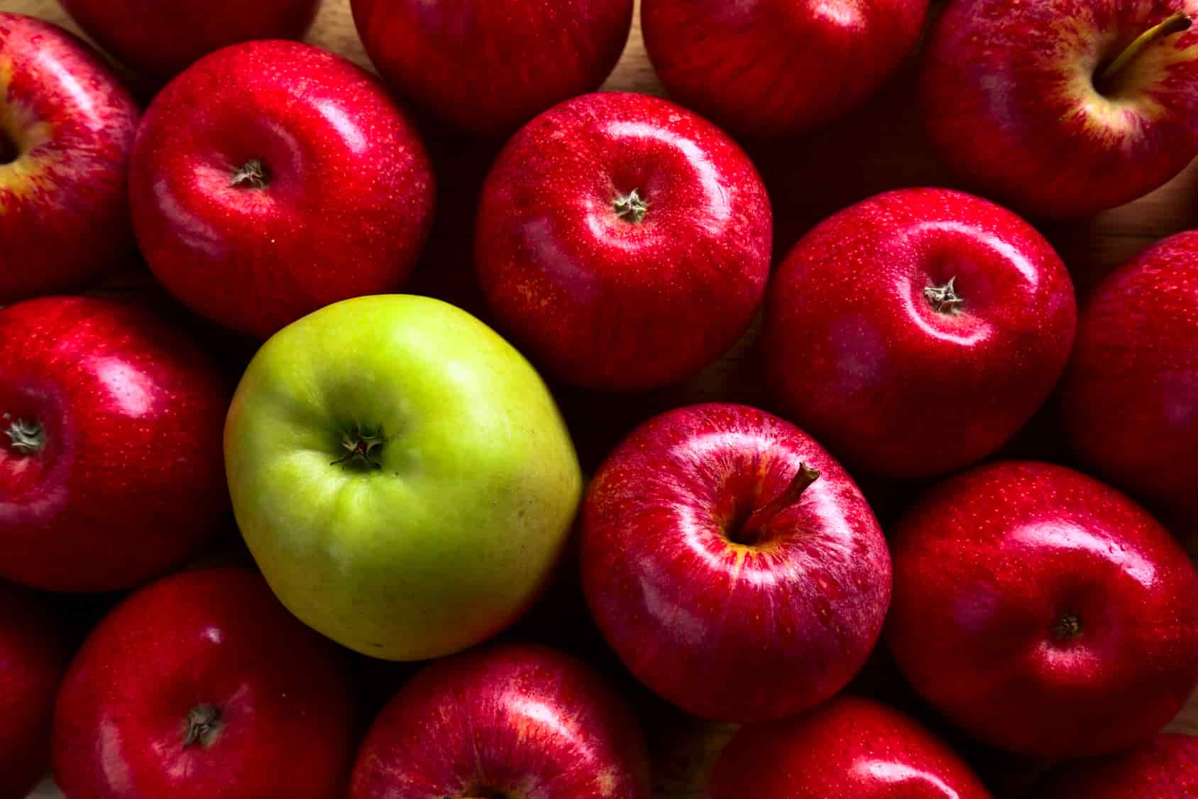فوائد التفاح الأحمر والأخضر المستورد