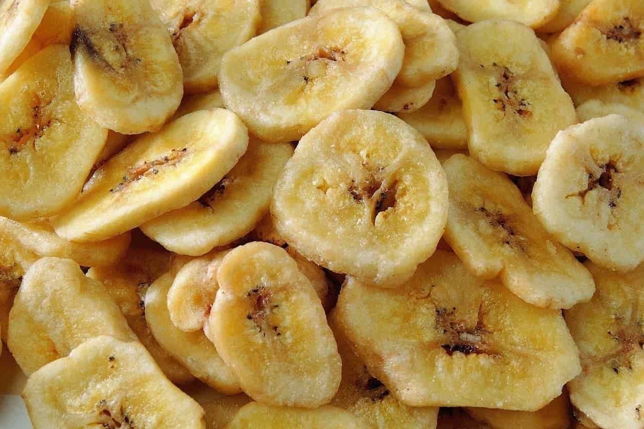 الموز المجفف وفوائده وتجارته