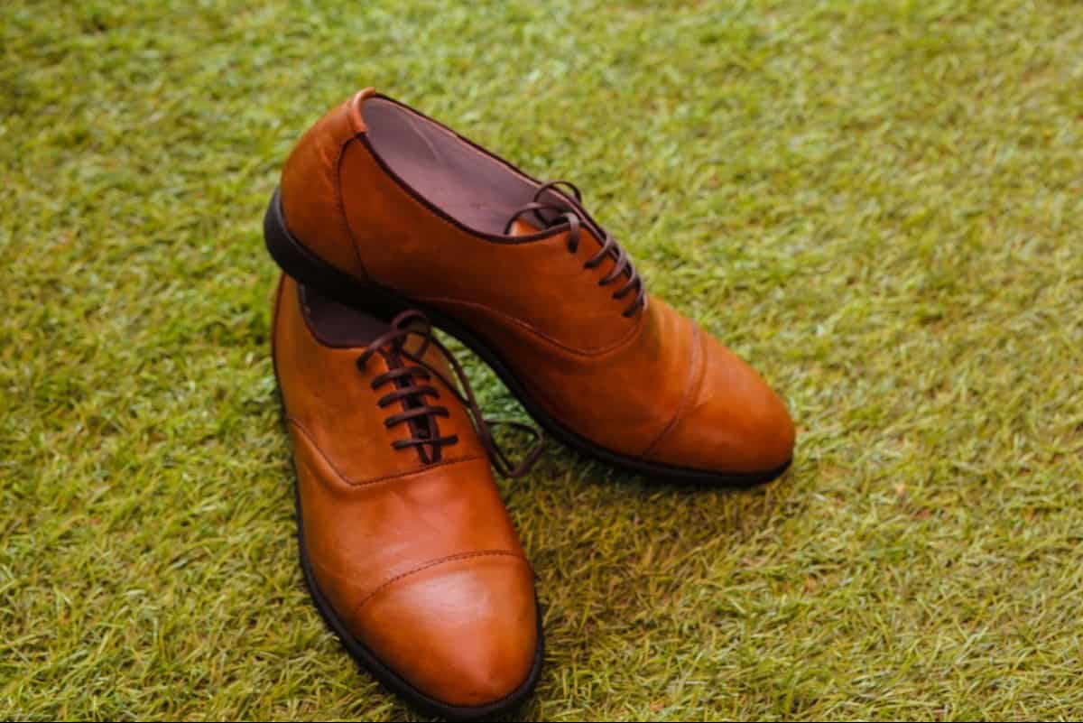 أنواع حذاء الجلد المدبوغ في الاسواق و طريقة تنظيفه