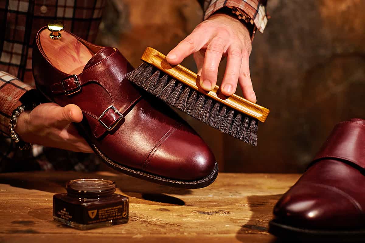 حذاء رجالي جلد طبيعي للبيع في الاسواق 2023