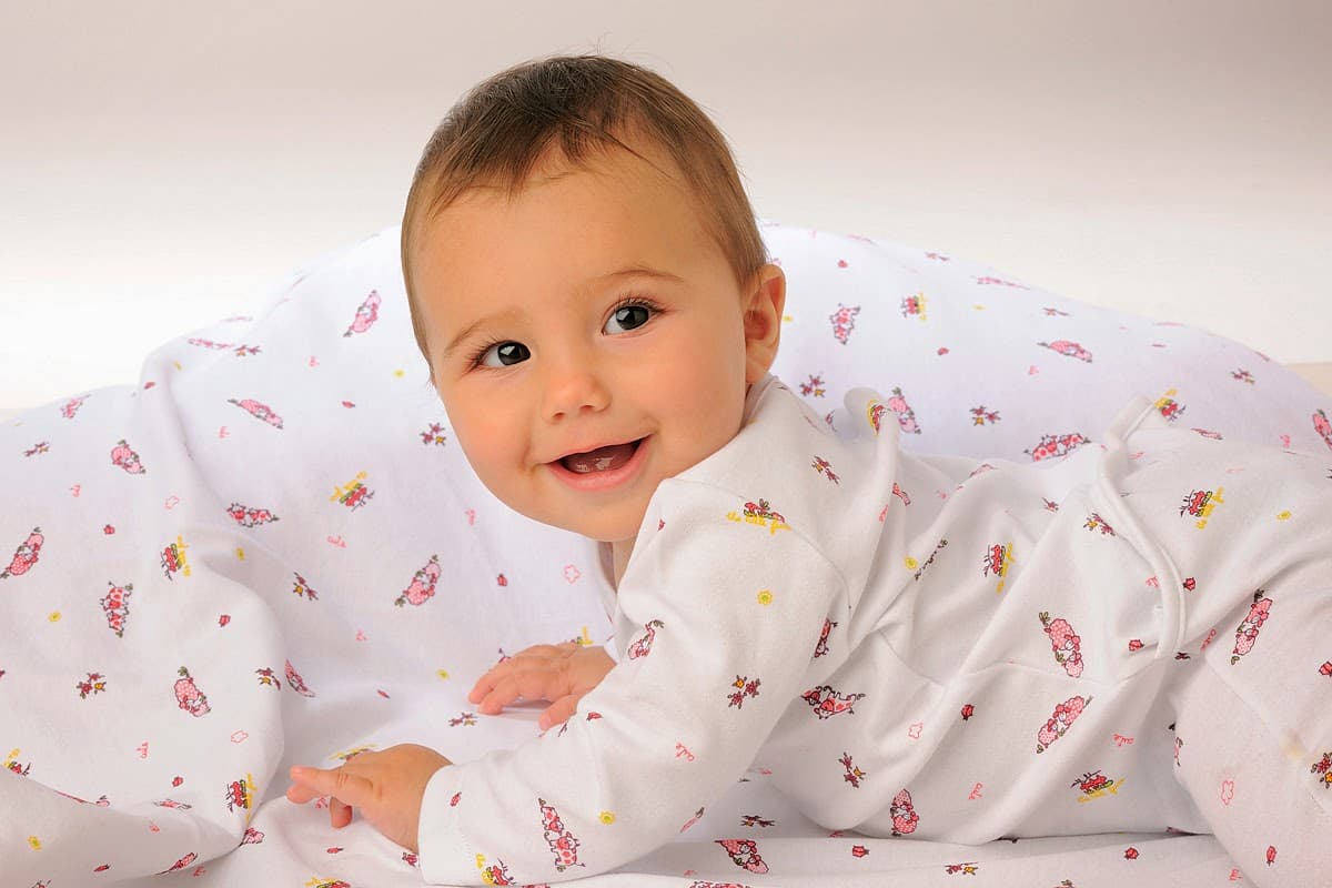 بيع ملابس نوم للاطفال الرضع مع تسهيلات في الدفع