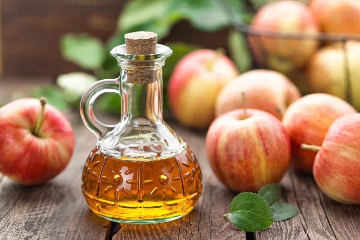 التعرف على خل التفاح الطبيعي والفوائد الصحية في خل التفاح