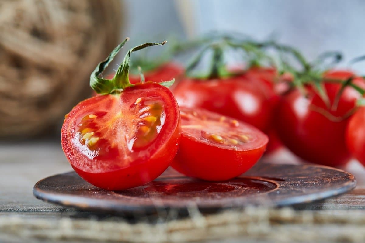الطماطم في سوق الجملة؛ يعالج مرض السكري مفيد صحة العين مصدر الليكوتين البيتاكاروتين