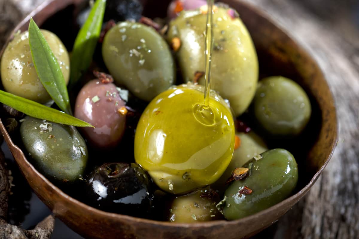 الزيتون التفاحى اليوم؛ يقوي القلب ينظم ضغط الدم لونه اخضر olive