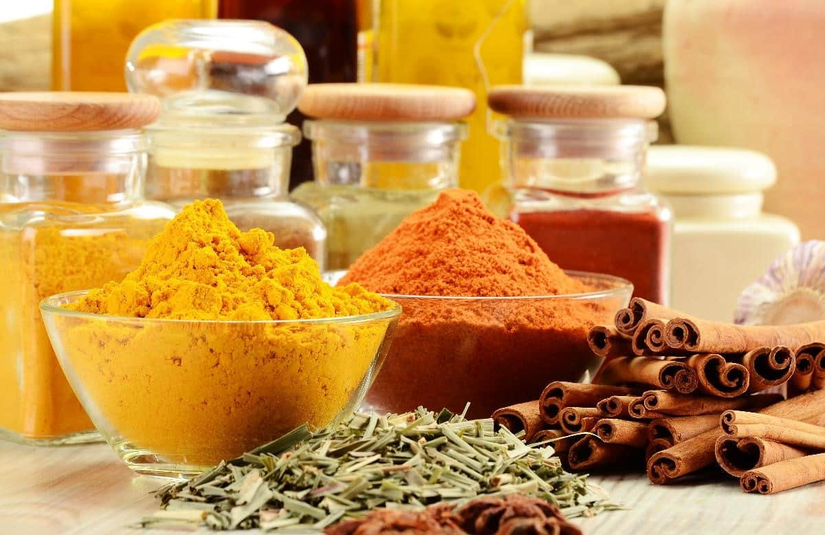التوابل في المغرب؛ اصلها هندي تباع مسحوق مواد حافظة للاغذية