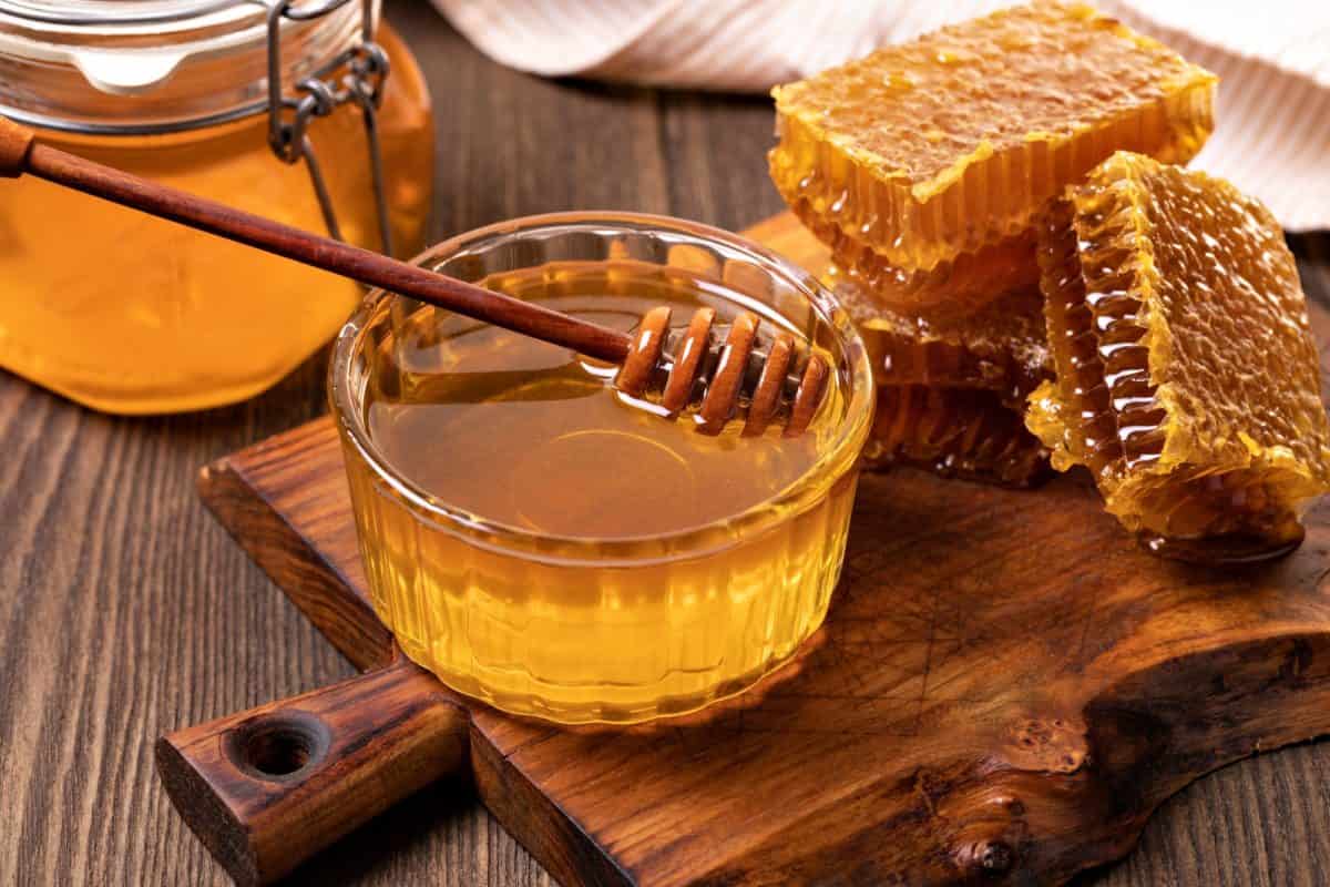 العسل السدر اليمني؛ طيب جدا لذيذ يذوب بسرعة