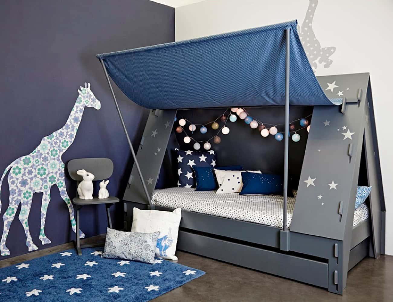 سرير متر اطفال (فراش) طراز خشبي لون طبيعي طري مريح