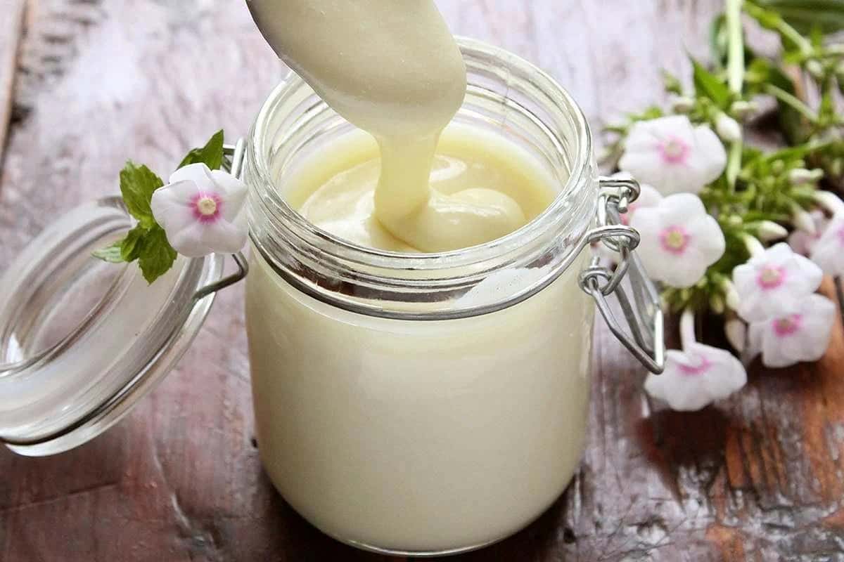 الحليب المكثف في العراق (العسلي) الأصفر الكريمي حلو كامل الدسم