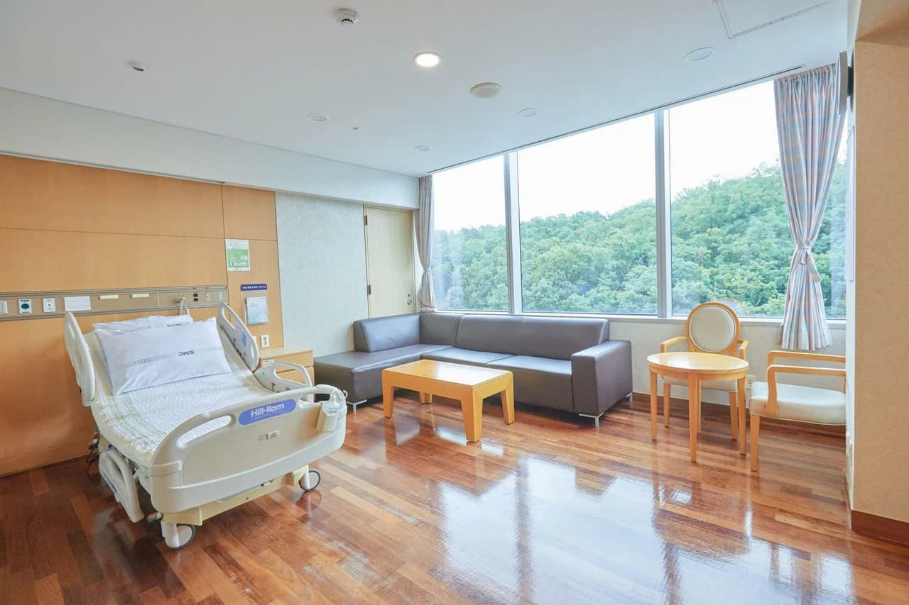 سرير المستشفى؛ مرتبة مموجة قابل لتطهير تحمل الوزن عجلة قوية