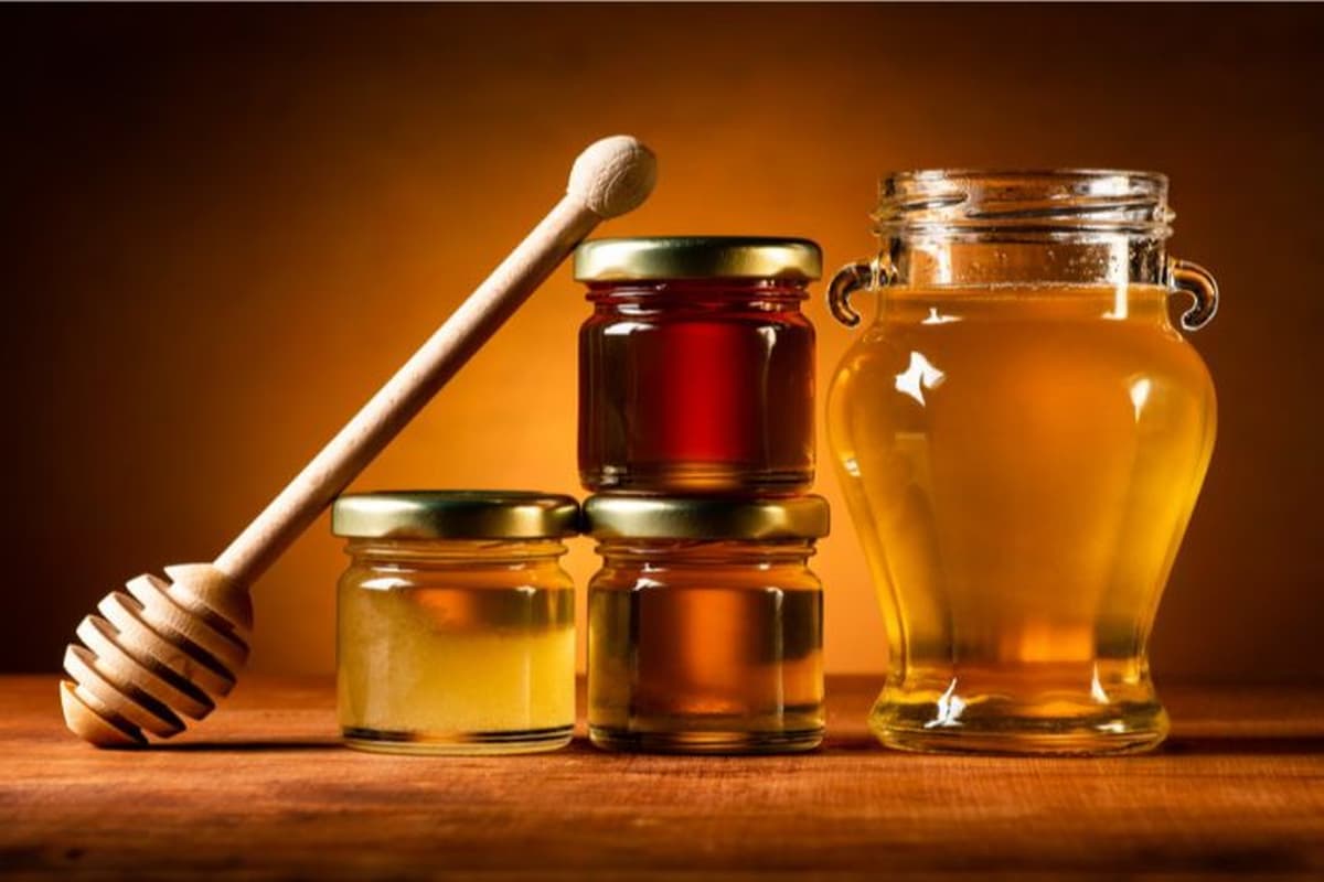 العسل المر في الجزائر؛ اصفر شفاف طبيعي نقي رحيق النباتات الصحية