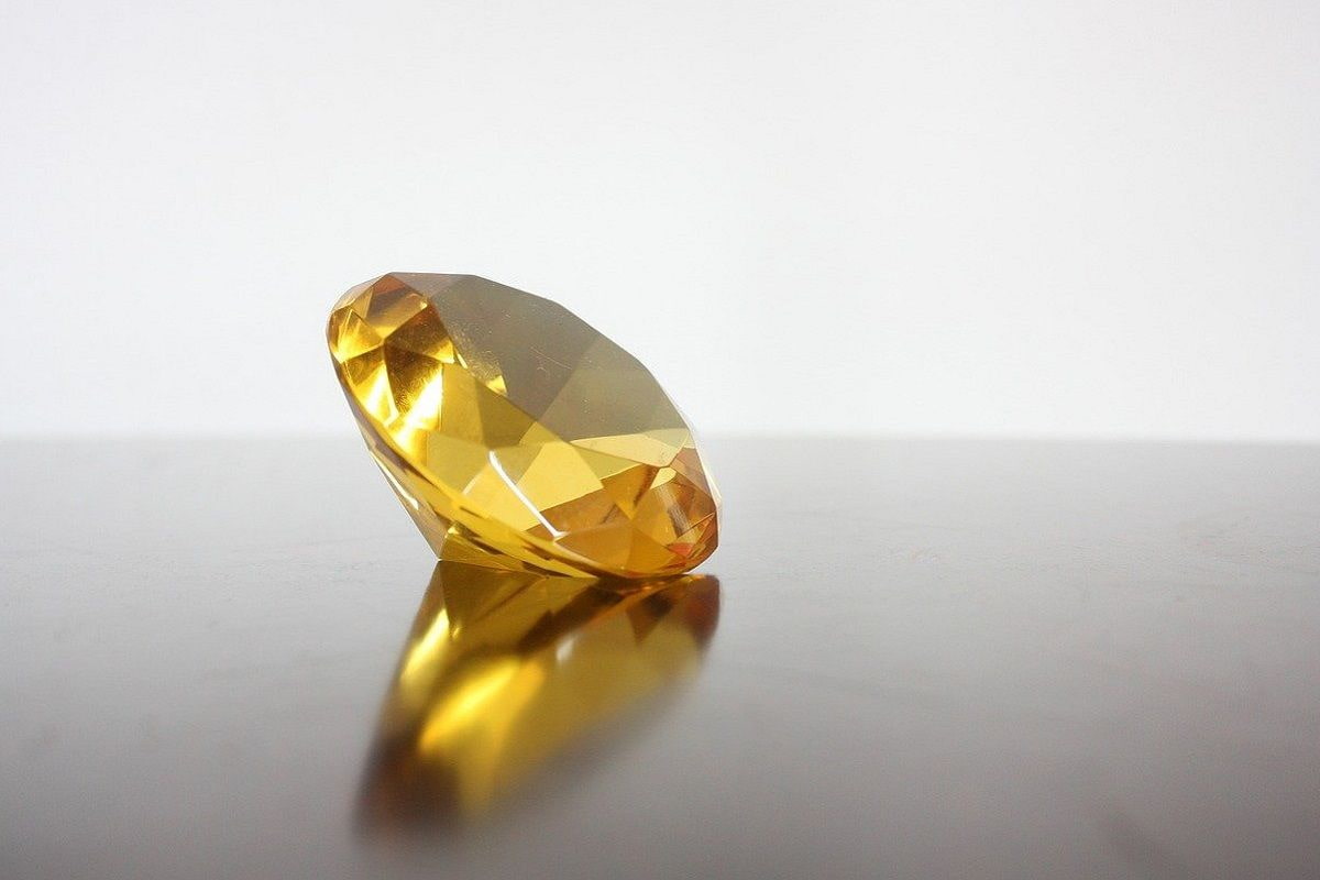 الحجر الكريم الاصفر؛ منتج ثمین مقاومتها العالية للخدش 6.5