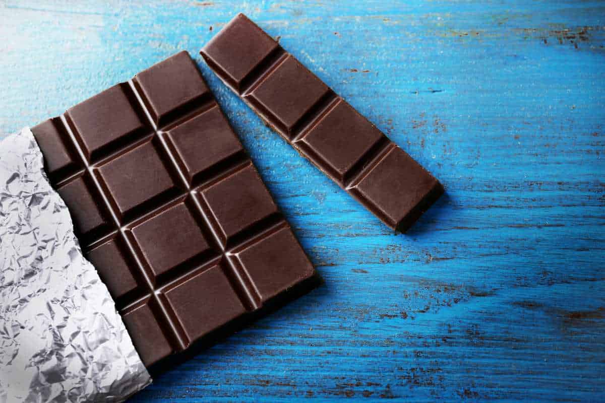 شوكولاتة دارك 90؛ مر بني غامق كاكاو مكسرات يمنع أمراض القلب