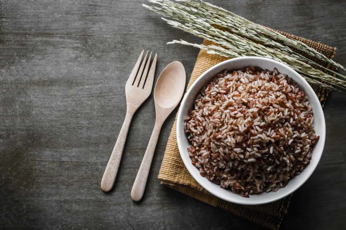 الأرز البني اليوم؛ حبوب النقية تقليل السمنة يخفف التهاب القولون