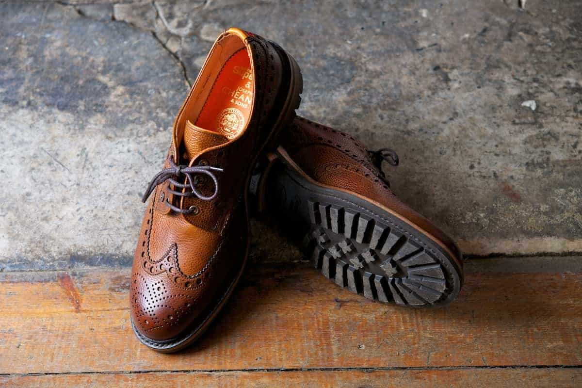 الحذاء في الصين؛ صناعة الجلد الطبيعي استخدام المشي لمسافات