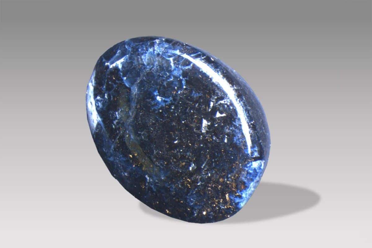 مواصفات حجر اللازورد الازرق؛ بلوري يخفف التوتر صناعة المجوهرات