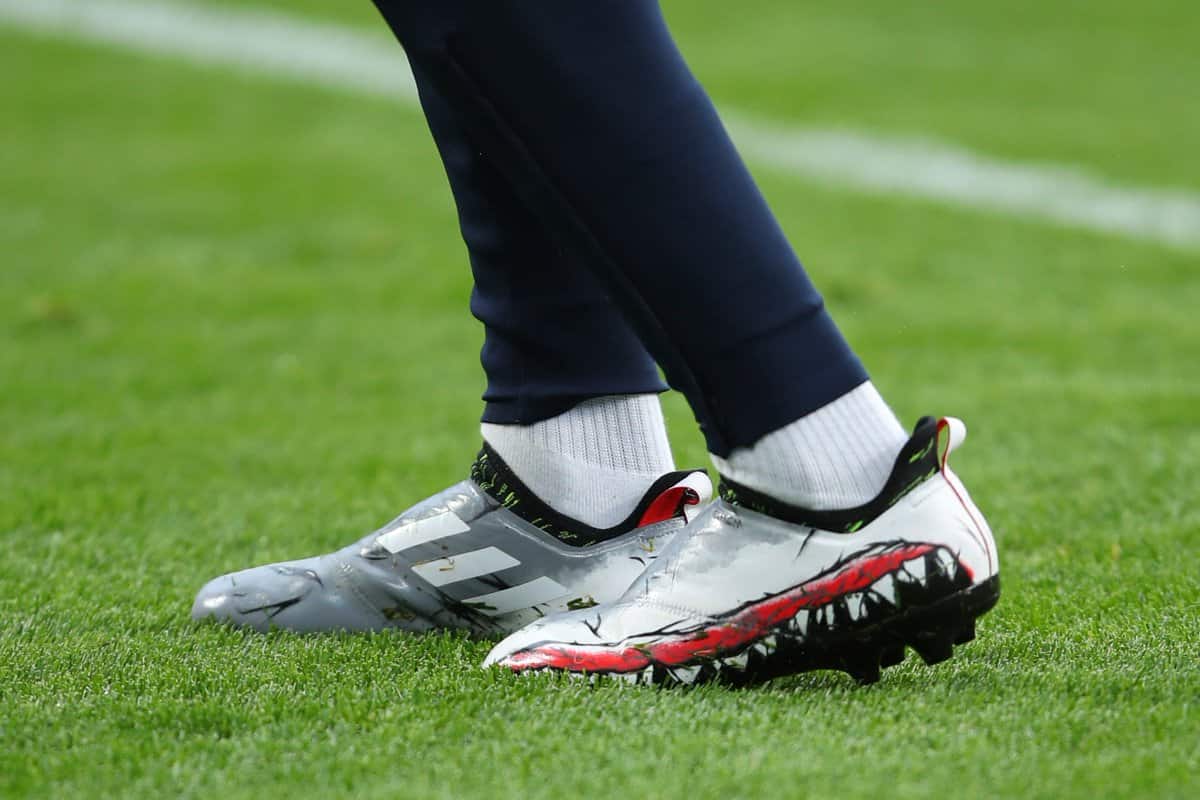 حذاء كرة قدم للعشب الصناعي نايك