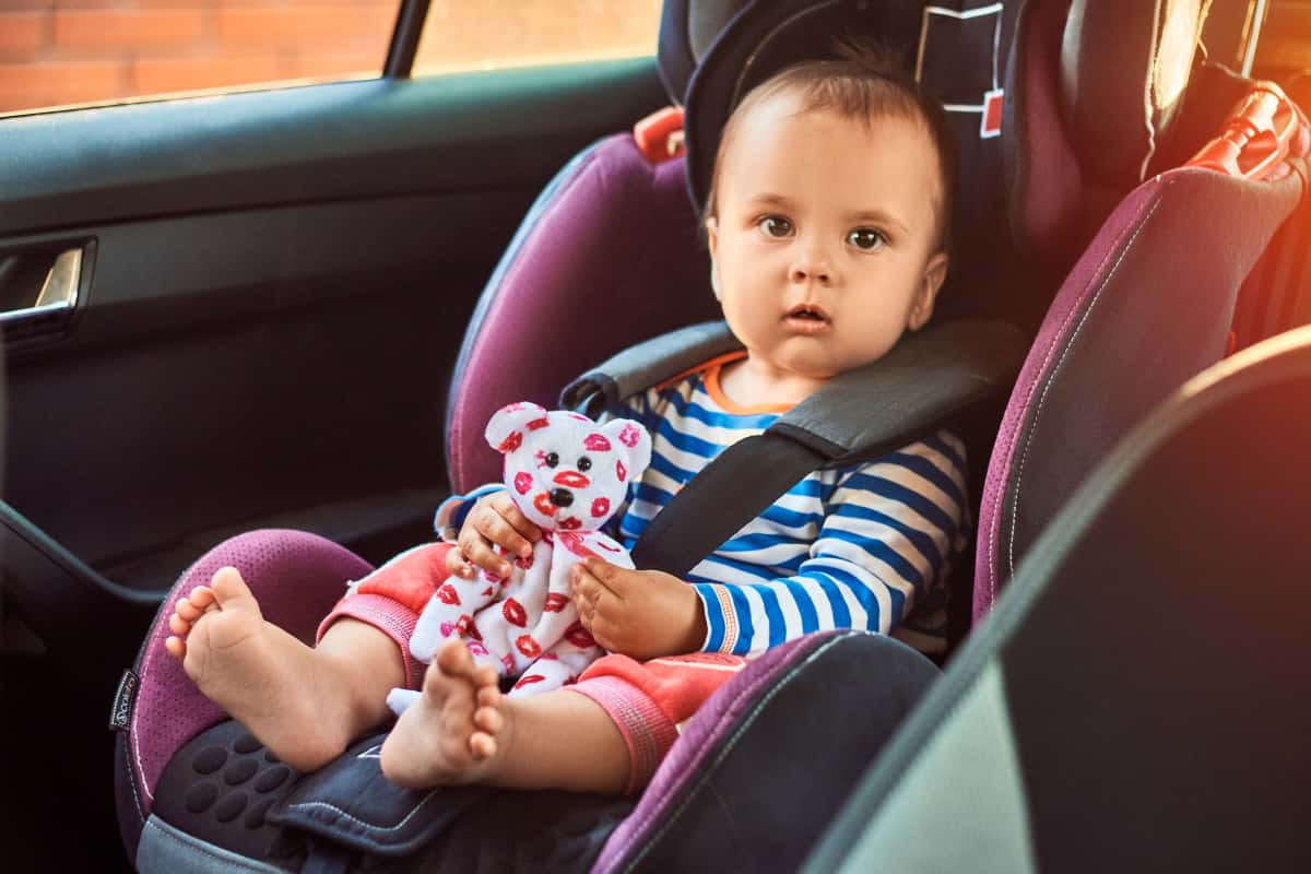 كرسي الاطفال للسيارة في السويد
