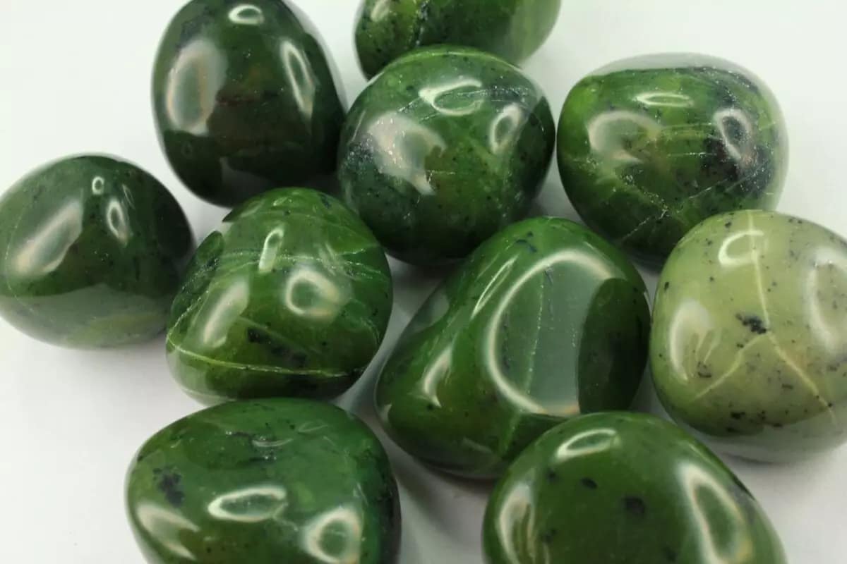 الحجر الكريم الأخضر