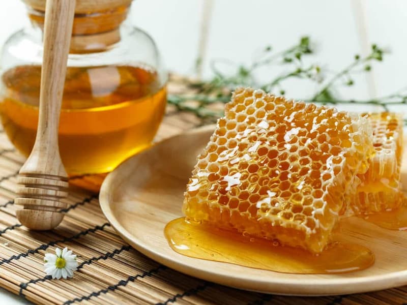 العسل الملكي في المغرب؛ اصفر فاتح حلو يقوي جهاز المناعة - آراد برندینک