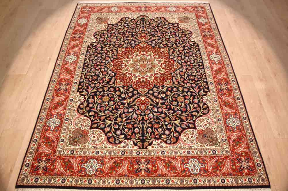 Persischer Teppich Handgeknüpft