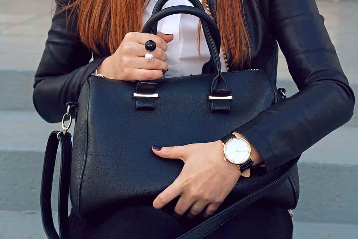 Damen Taschen Taschen mit Griff Moschino Leder Ledertasche in Schwarz 