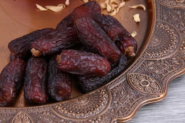 the price of Iranian piarom dates + purchase of various types of Iranian piarom dates