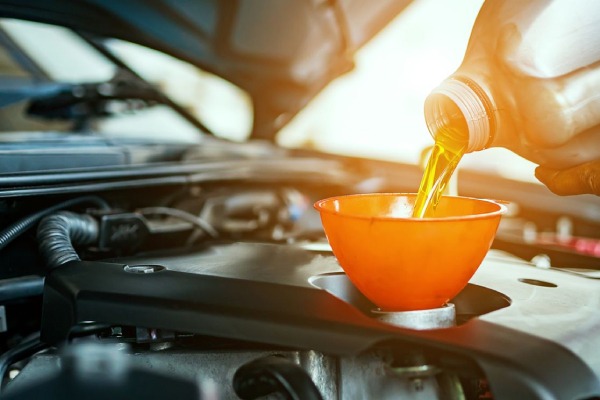 The Purchase Price of Engine Oil+ Advantages and Disadvantages
