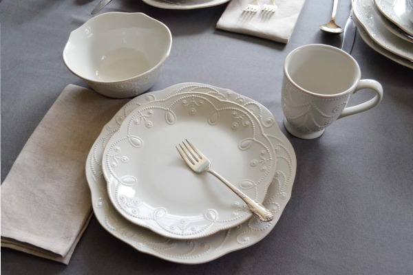Porcelain Tableware Purchase Price + Photo