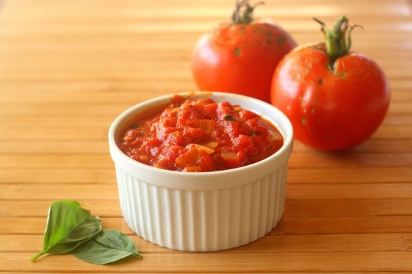 How to Make Tomato Sauce from Tomato Paste