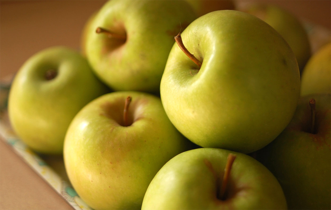Buy the latest types of golden delicious apples