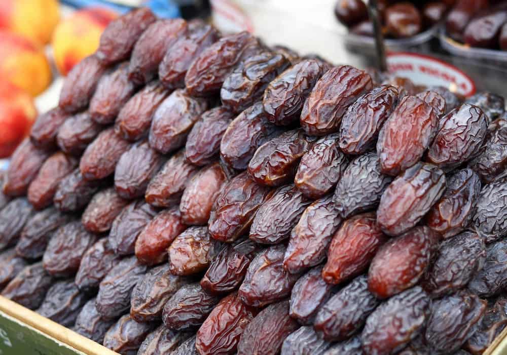 The Purchase Price of organic medjool dates + Properties, Disadvantages And Advantages