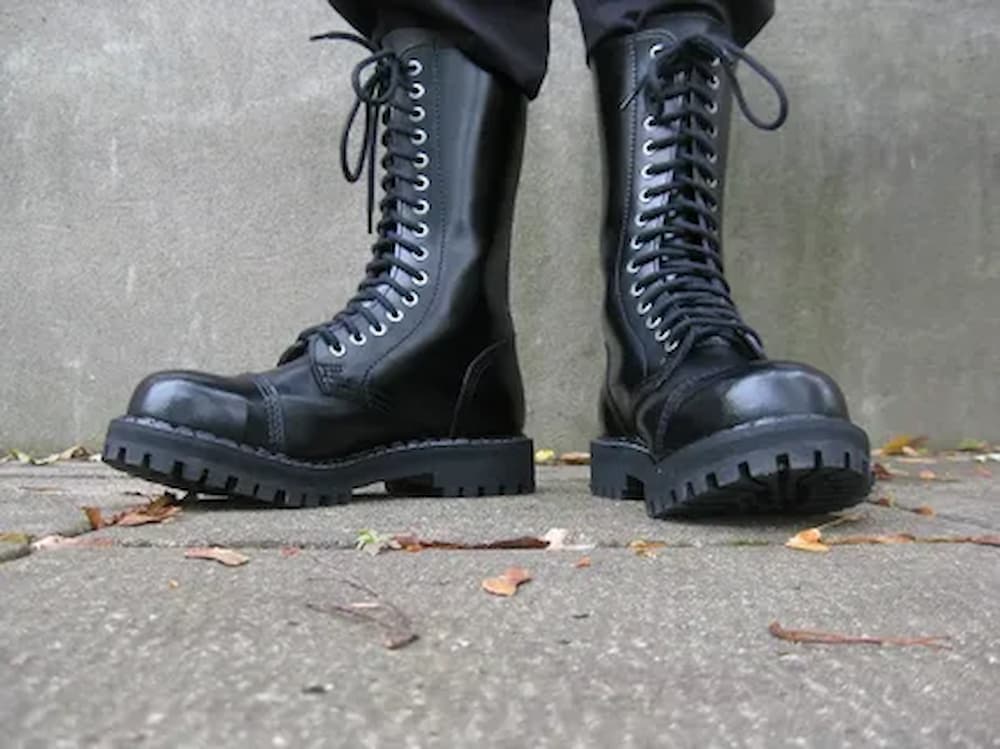 Buy The Latest Types of steel toe boots