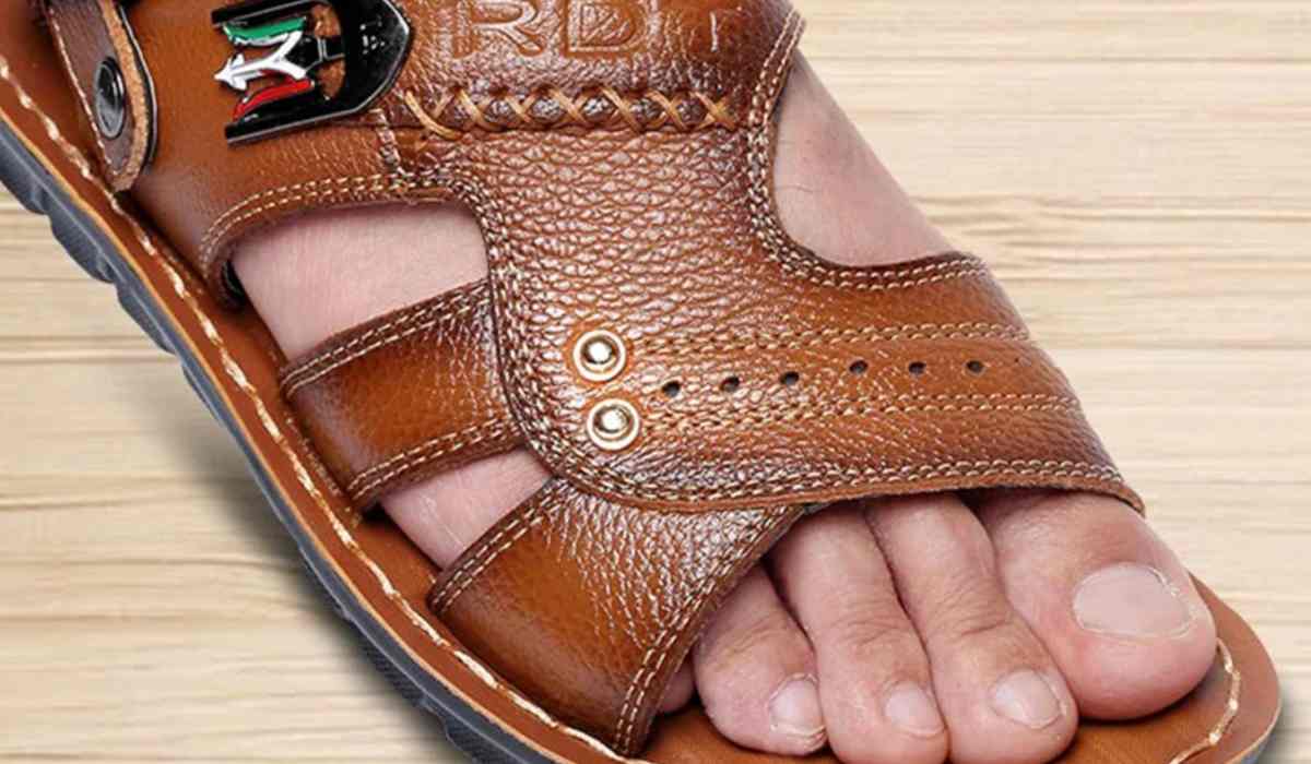 Buy the best types of traditional sandals  at a cheap price