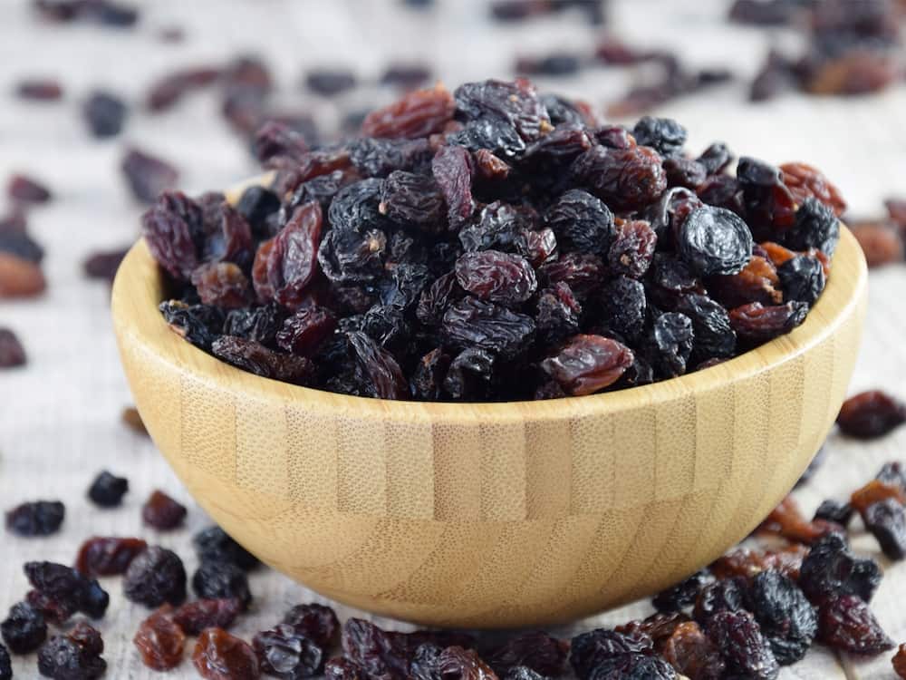 Black raisins calories 10 5 2