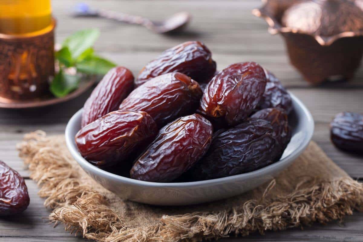 Buy the best types of khajur dates chutney at a cheap price