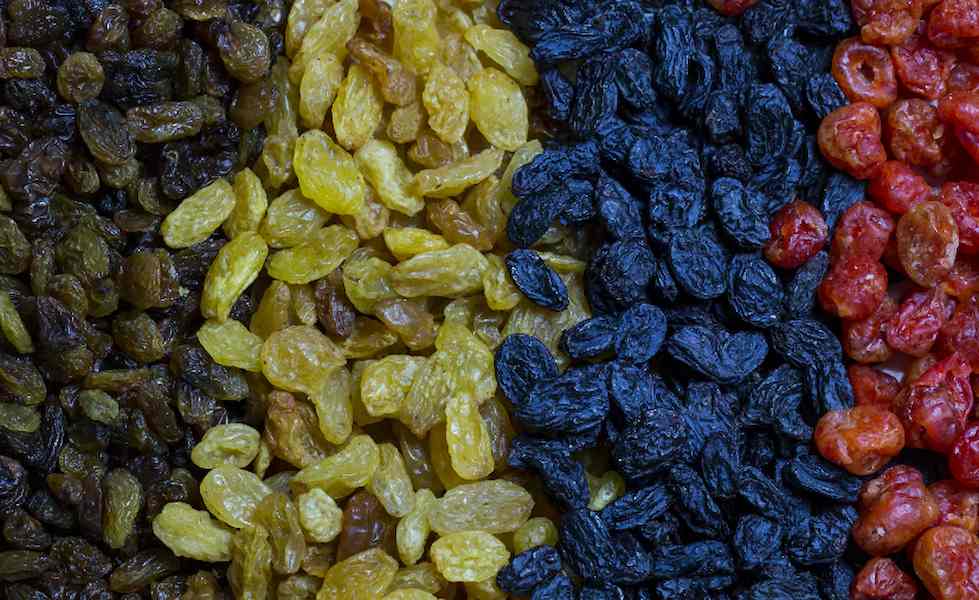 Buy All Kinds of balck raisins At The Best Price