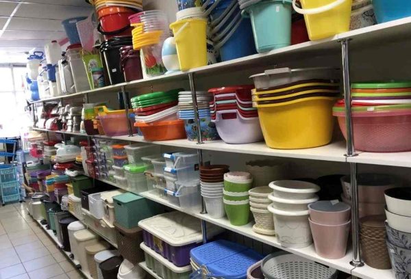 Buy the best types of plastic household utensils at a cheap price