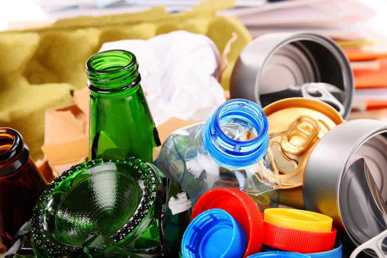 Household plastic waste + what percentage of household waste is plastic