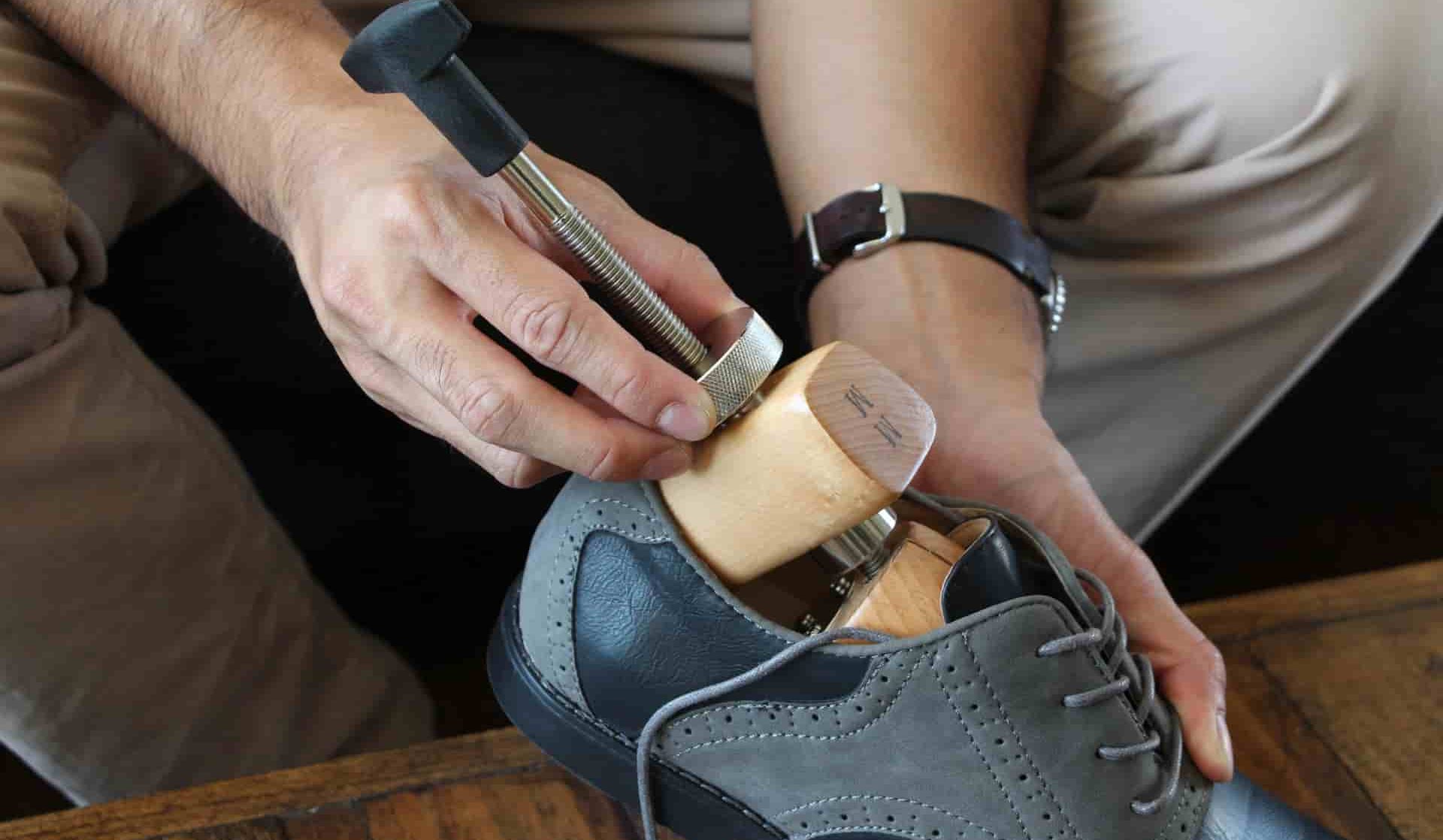 how to make tight leather shoes loose