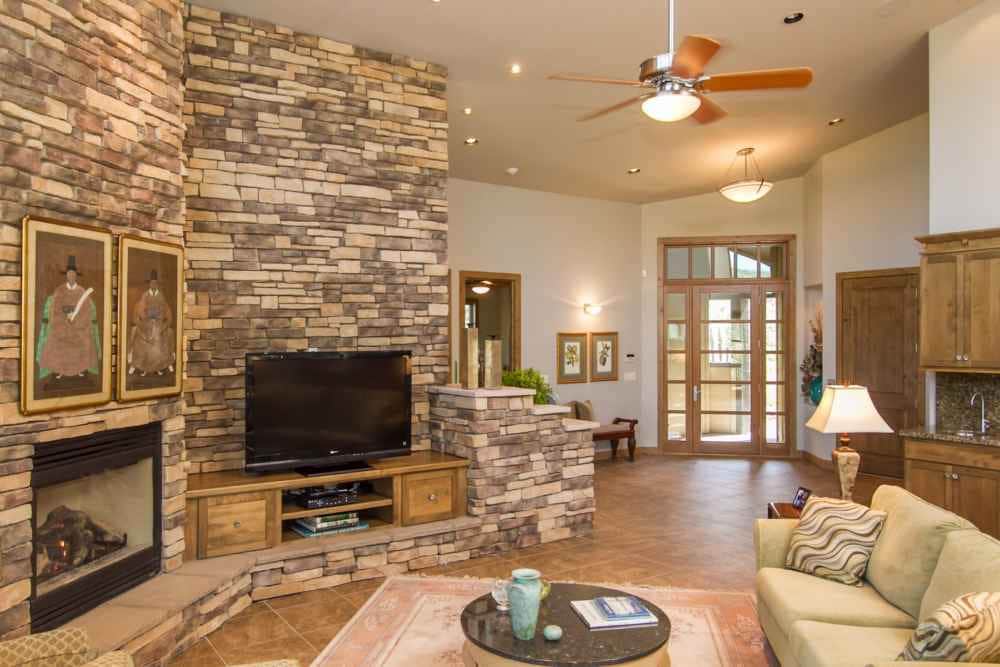 Stone wall design + great purchase price