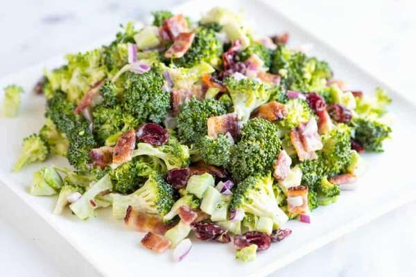 Broccoli salad with golden raisins and sunflower seeds + Buy