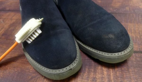 how to clean black suede leather shoes
