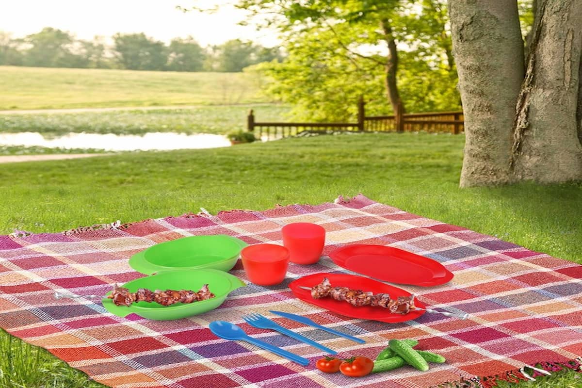 Buy the best types of camping tablewear  at a cheap price