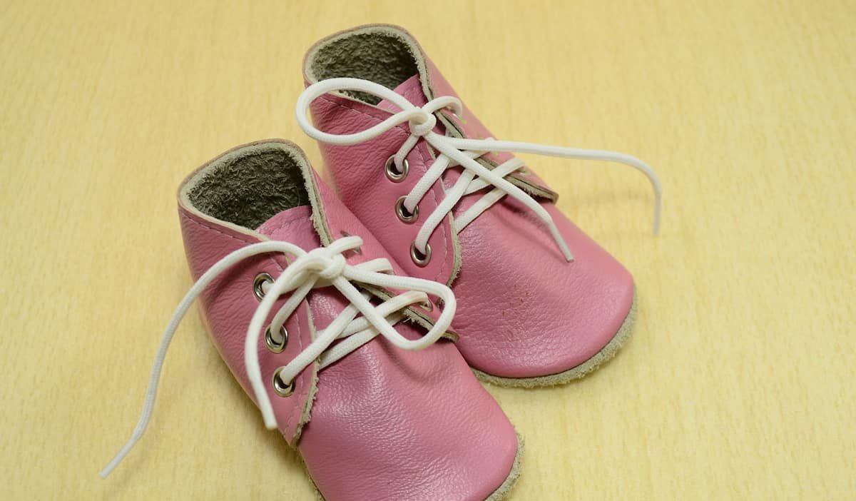how to clean leather baby shoes