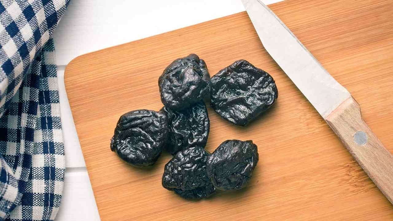 can diabetics eat black raisins