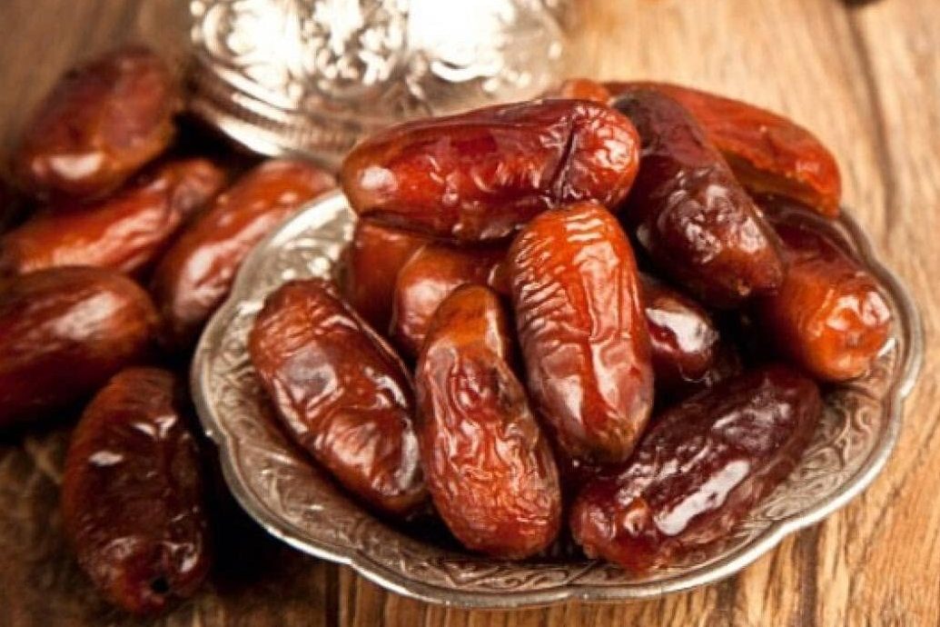 Buy All Kinds of halawi dates at the Best Price