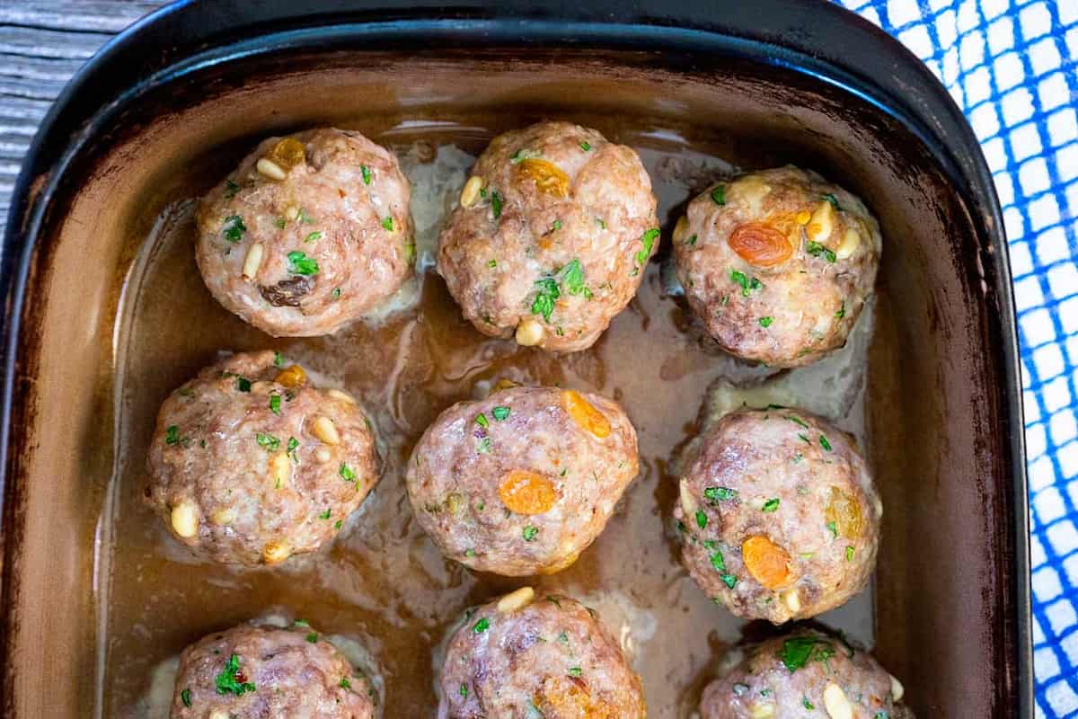 meatballs with golden raisins recipe