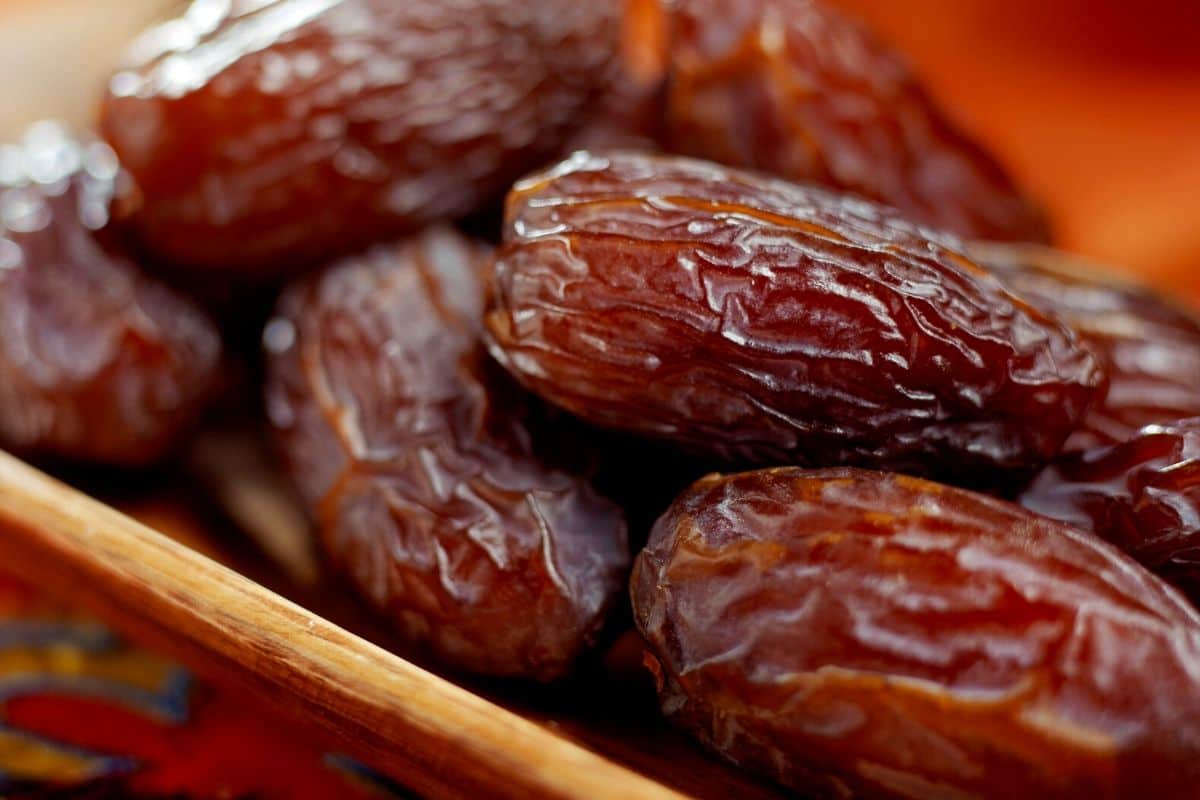 Introducing dried pitted dates  + the best purchase price