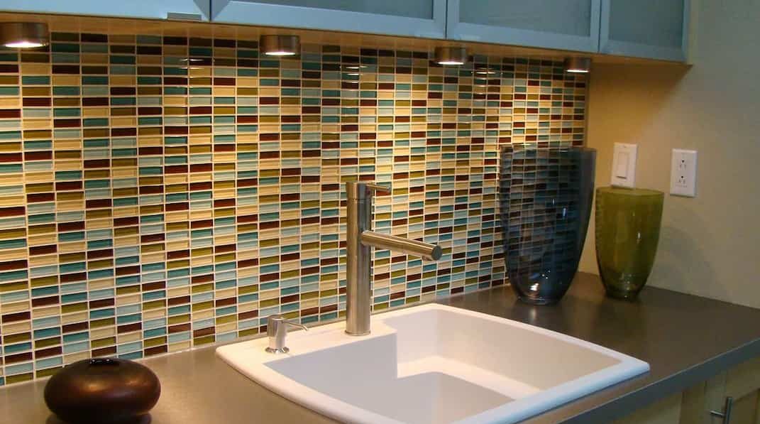 Buy the best types of glass tile  at a cheap price